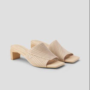 NEW Sandals VIVAIA, mules with block heel Size 7